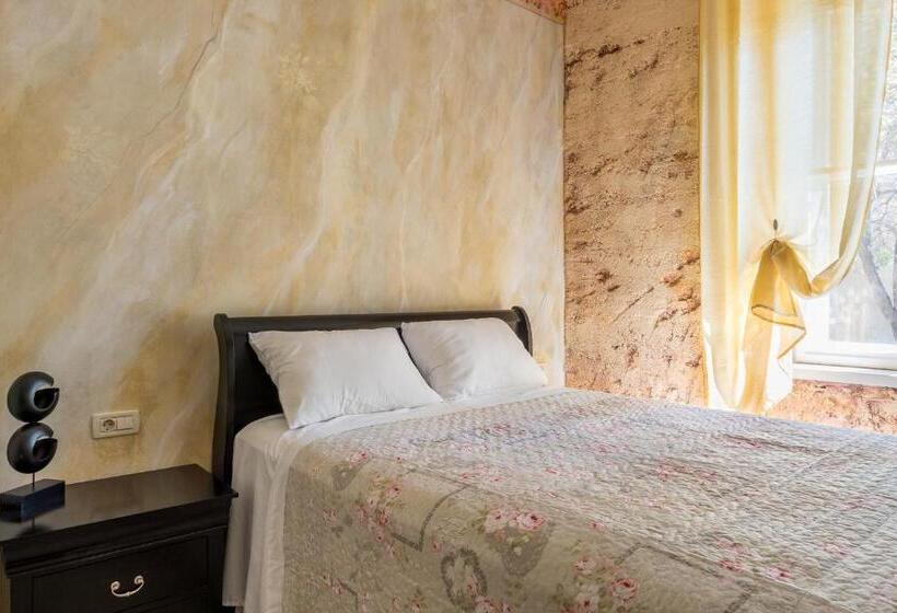 חדר דלוקס נוף לעיר, Pietra Rossa