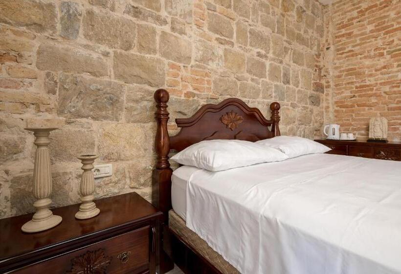 חדר סופריור, Pietra Rossa