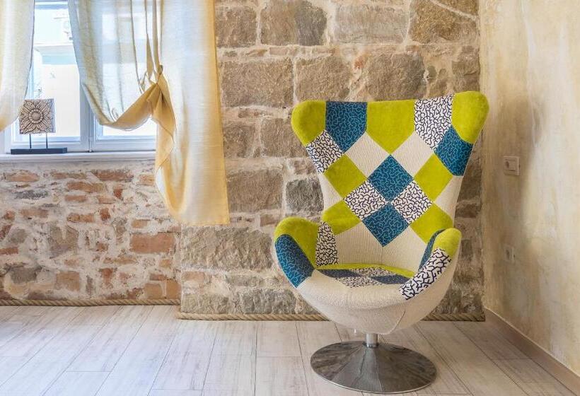 חדר סופריור, Pietra Rossa