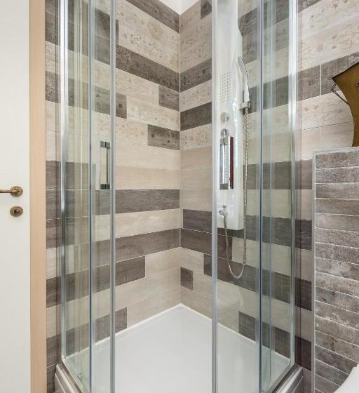 חדר סופריור, Pietra Rossa