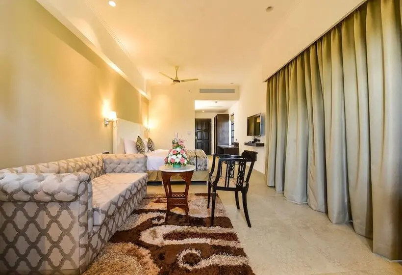 سوییت جونیور, Silver Sands Serenity