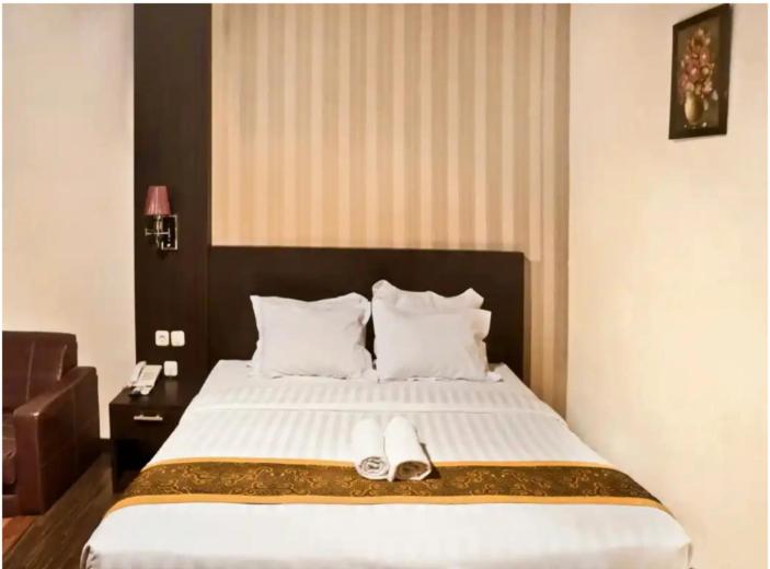 سوییت, Stefani Makati