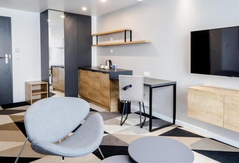 חדר סופריור, Lwowska 1