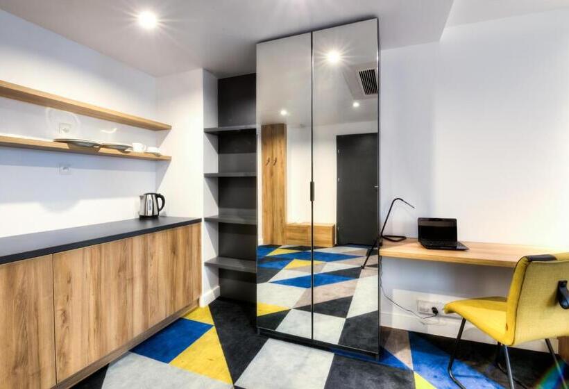 דירת חדר סופריור, Lwowska 1