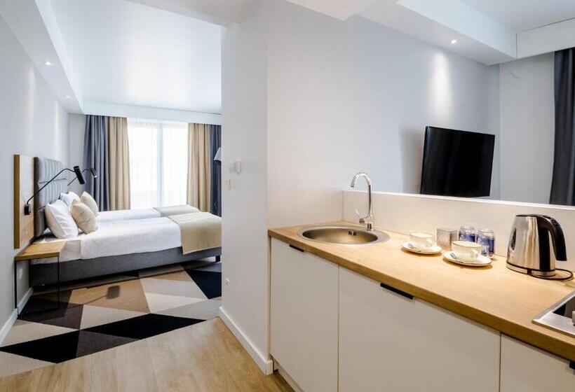 סוויטה משפחתית, Lwowska 1