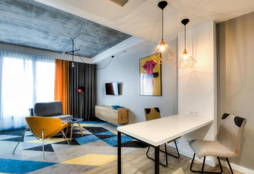 חדר דלוקס, Lwowska 1