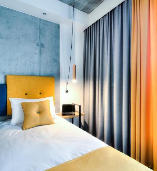 חדר דלוקס, Lwowska 1