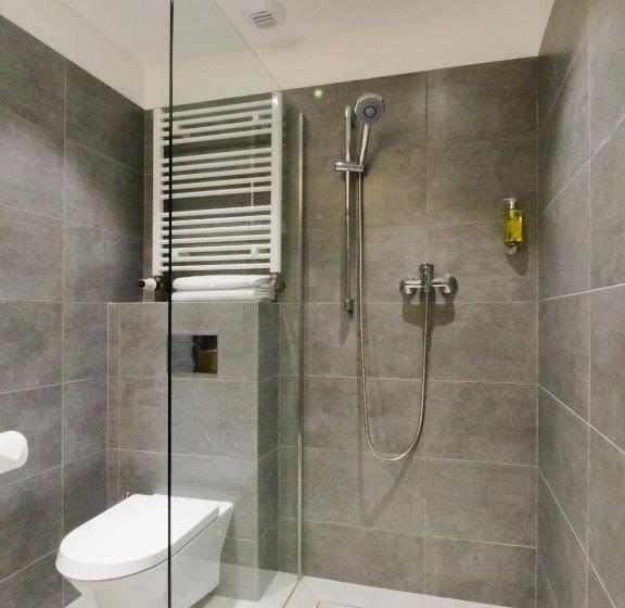 חדר דלוקס, Lwowska 1