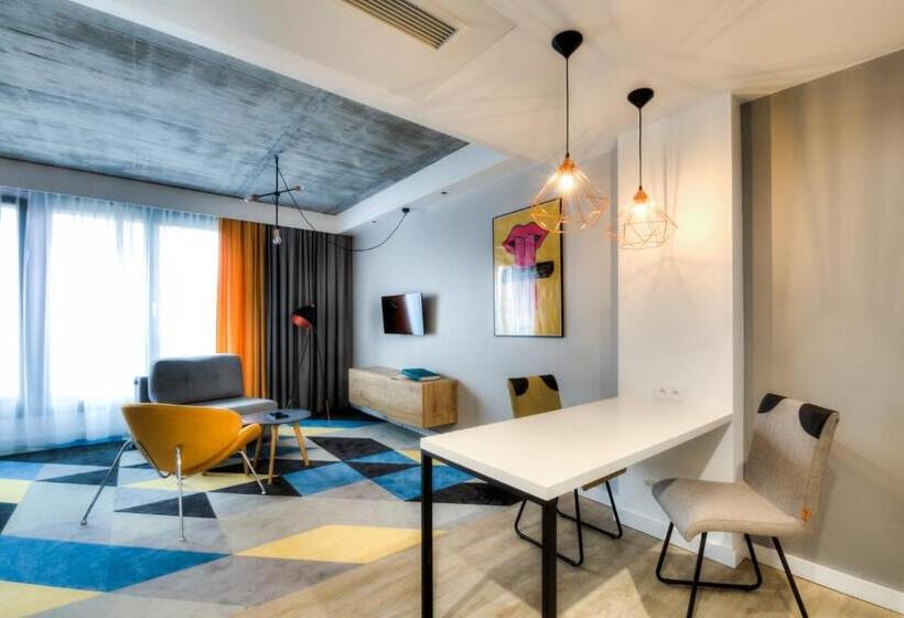 חדר דלוקס, Lwowska 1