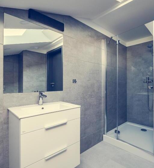 חדר פנטהאוז, Lwowska 1