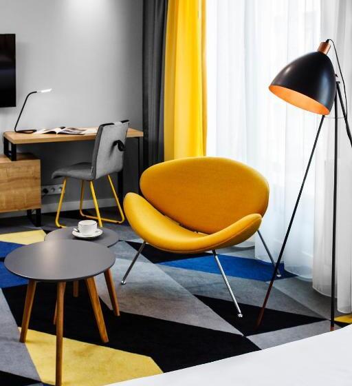 חדר סופריור, Lwowska 1