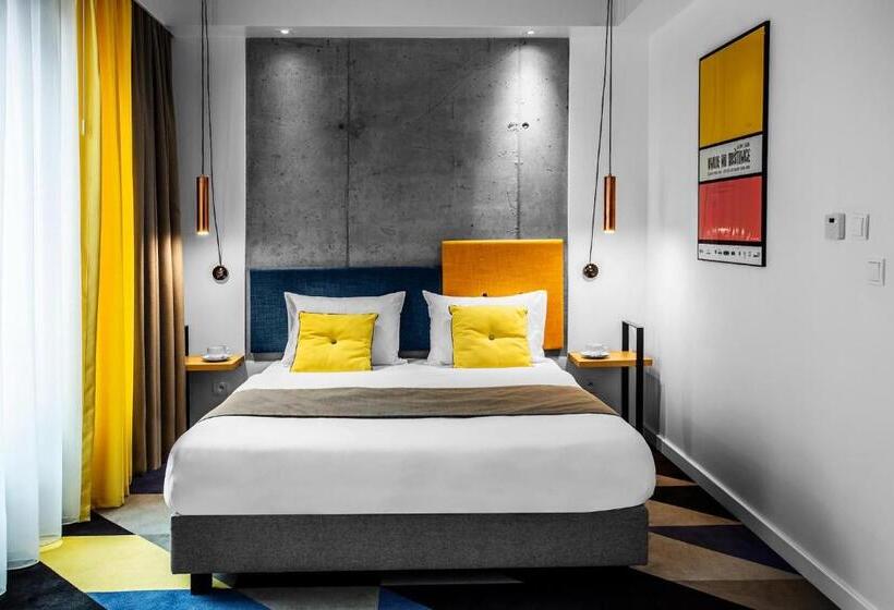 חדר סופריור, Lwowska 1