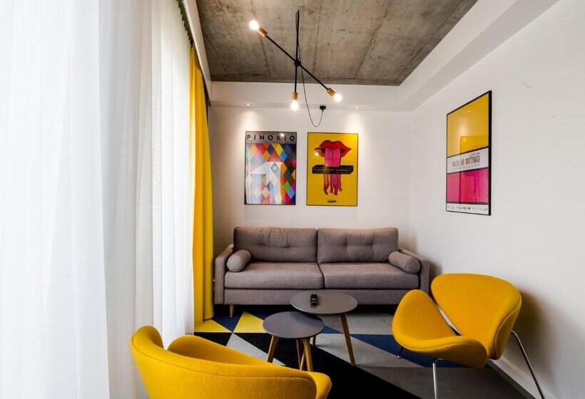 סוויטה משפחתית, Lwowska 1