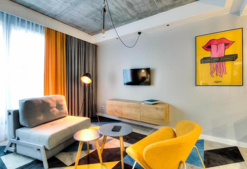 חדר דלוקס, Lwowska 1