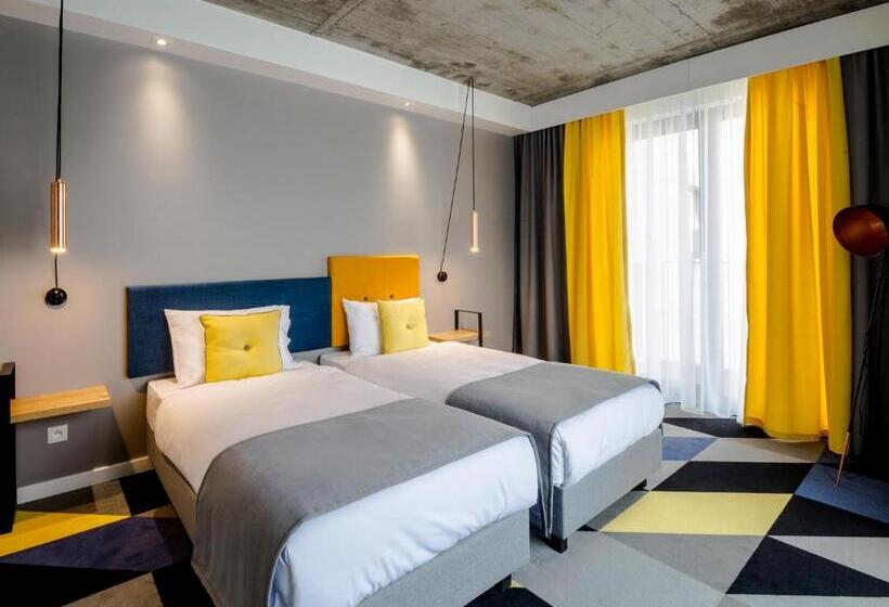 חדר דלוקס, Lwowska 1