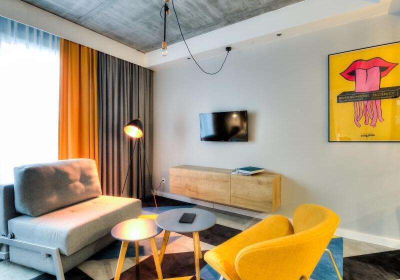 חדר דלוקס, Lwowska 1