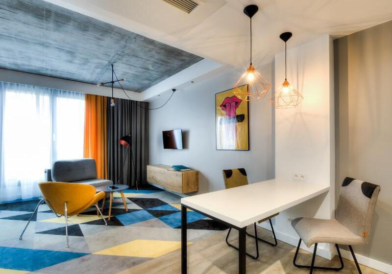 חדר דלוקס, Lwowska 1