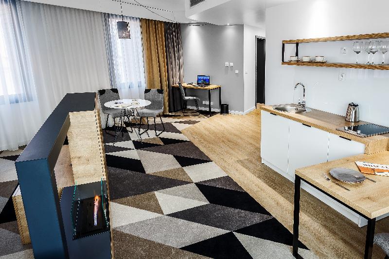 סוויטה אקזקיוטיב, Lwowska 1