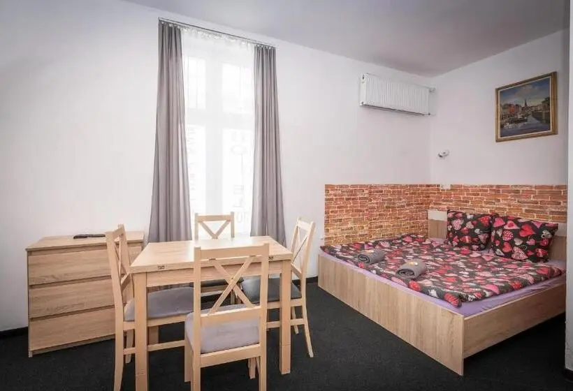 اتاق استاندارد یک نفره, Hostel 70s And Queen Apartments