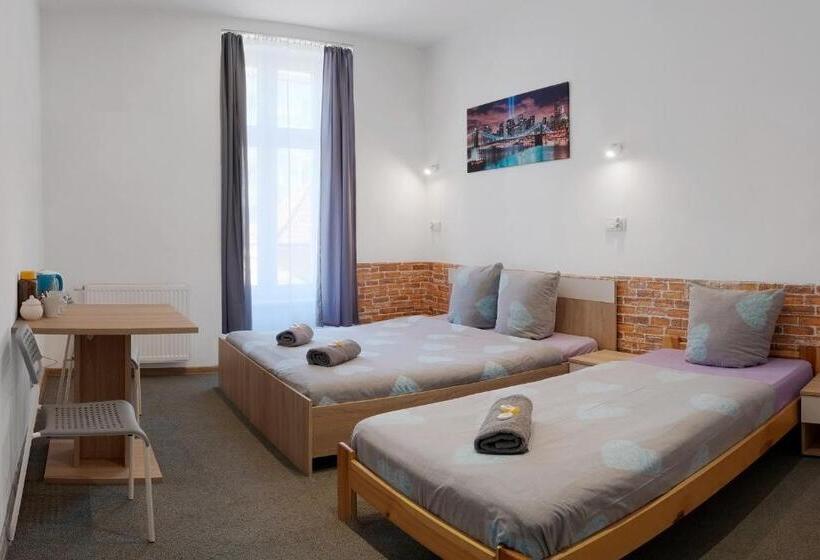 חדר סטנדרט יחיד, Hostel 70s And Queen Apartments