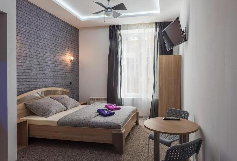 スタンダード４人部屋, Hostel 70s And Queen Apartments