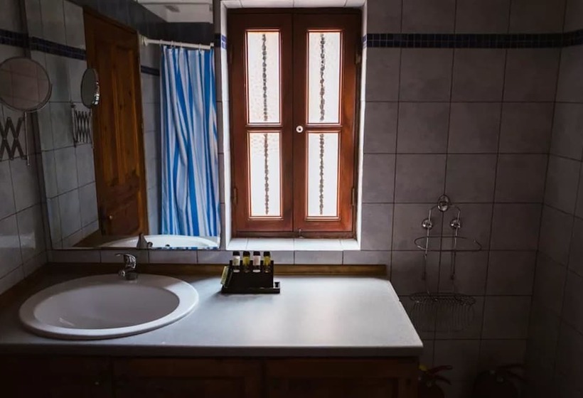 شقة غرفتين, Karnayo Traditional Houses