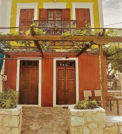 استودیوی استاندارد با چشم‌انداز دریا, Karnayo Traditional Houses
