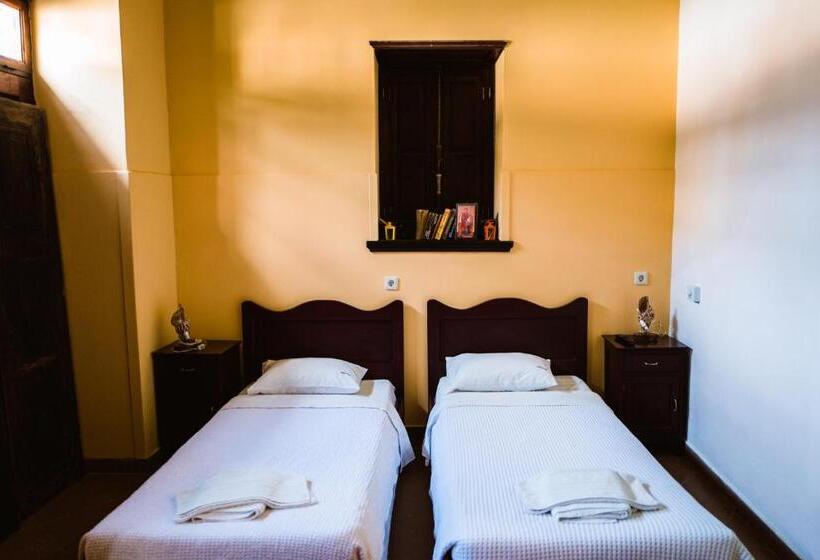 إستوديو قياسى مطل على البحر, Karnayo Traditional Houses