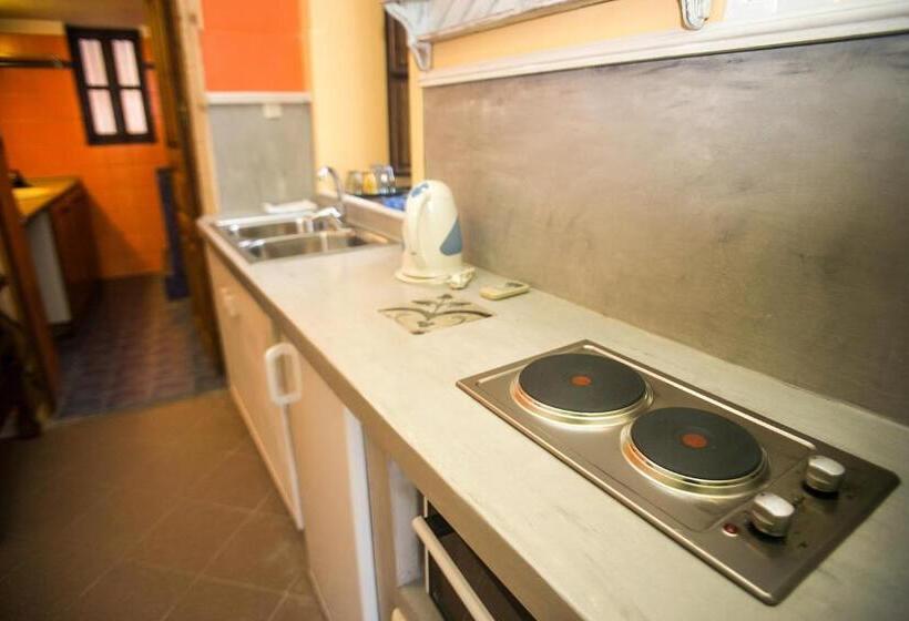 إستوديو قياسى مطل على البحر, Karnayo Traditional Houses