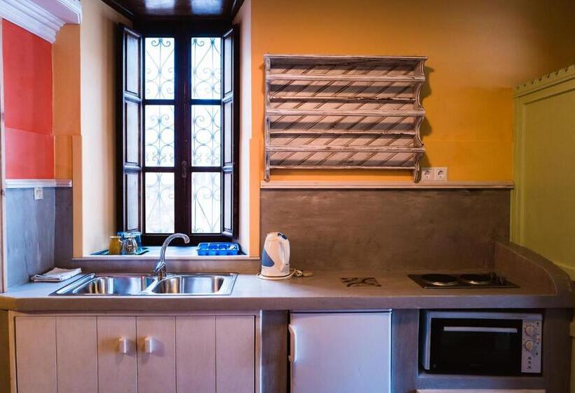 إستوديو قياسى مطل على البحر, Karnayo Traditional Houses