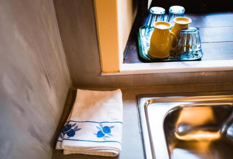 إستوديو قياسى مطل على البحر, Karnayo Traditional Houses