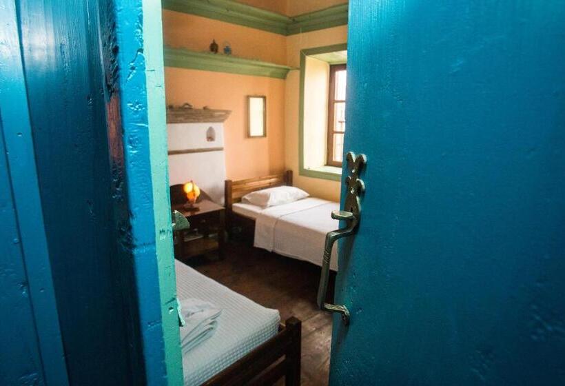 شقة غرفتين, Karnayo Traditional Houses