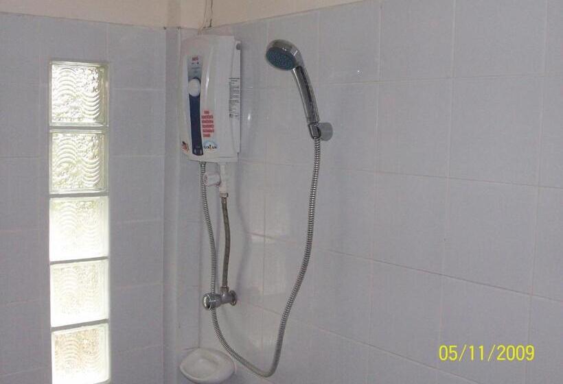 Superior bungalow garden view, Moonwalk Lanta Resort