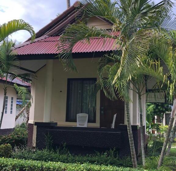 Superior bungalow garden view, Moonwalk Lanta Resort