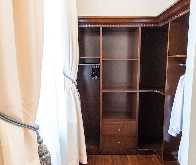 阁楼房, Sydney Boutique Inn & Suites