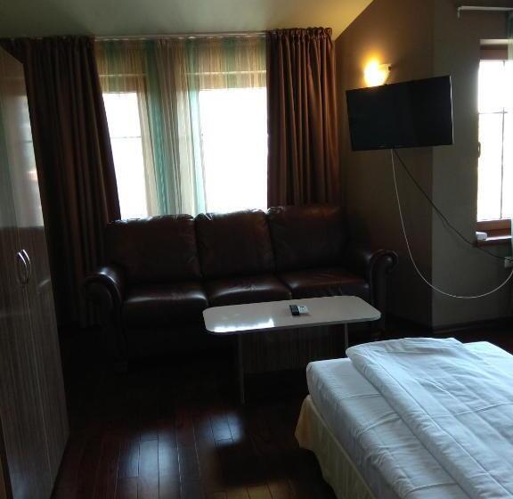 디럭스 룸, Roots Hotel & Wine Bar