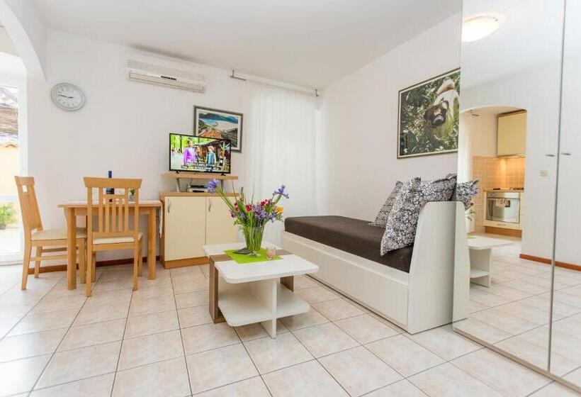 סטודיו סטנדרט עם מרפסת, Apartments Villa Sol