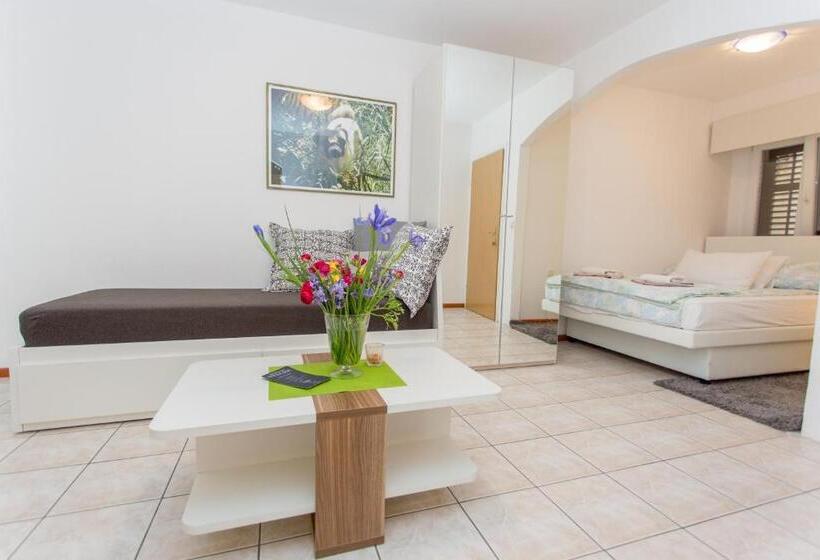 סטודיו סטנדרט עם מרפסת, Apartments Villa Sol