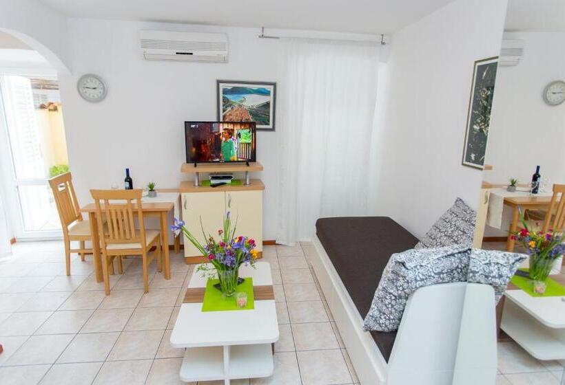 Студио Стандарт с Балконом, Apartments Villa Sol