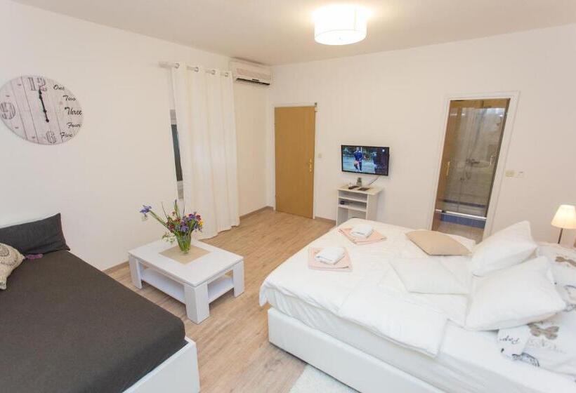 סטודיו דלוקס, Apartments Villa Sol