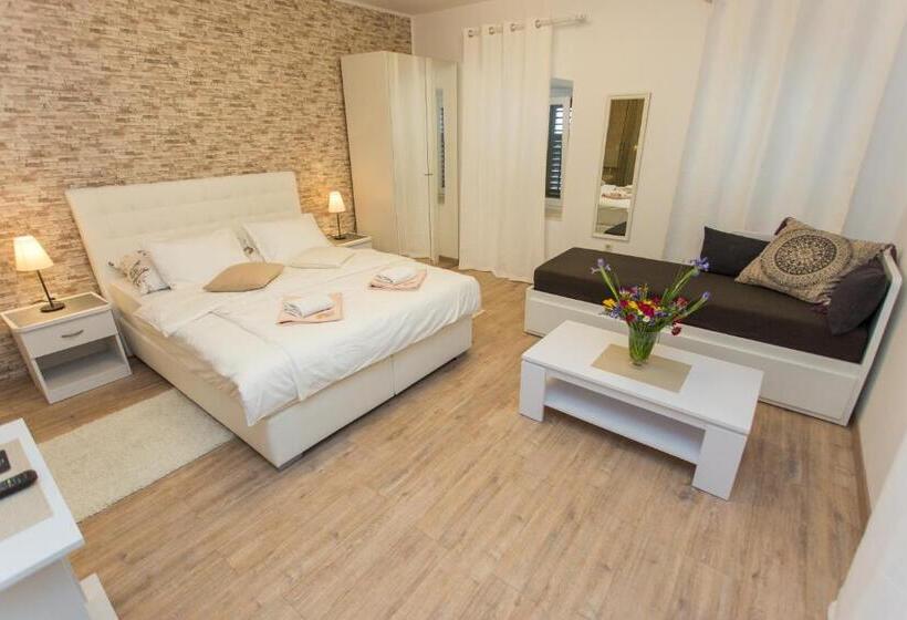 סטודיו דלוקס, Apartments Villa Sol