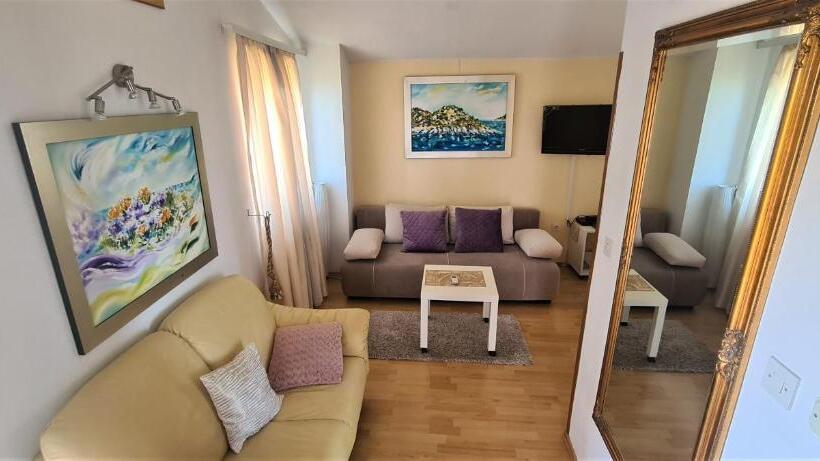 スイート, Art Villa Ines