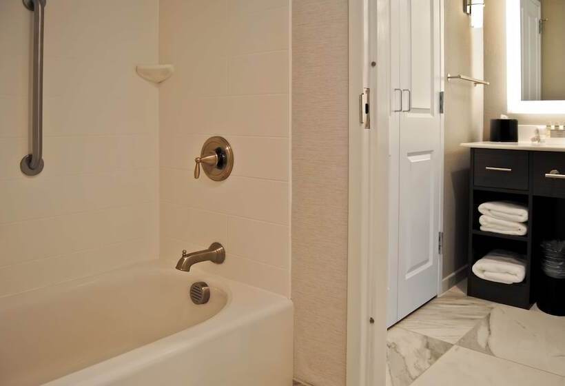 Люкс, Homewood Suites By Hilton Raleigh Cary I40
