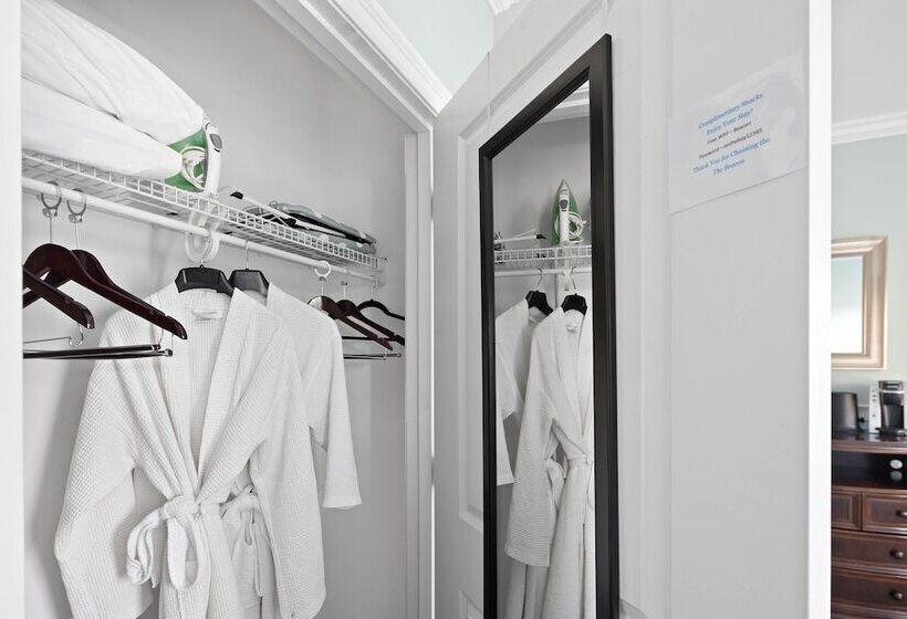 غرفة ديلوكس سرير كينج, The Beacon Waterfront Inn