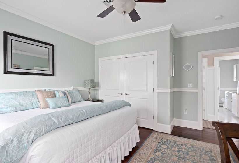 Номер Deluxe Кровать Кинг, The Beacon Waterfront Inn