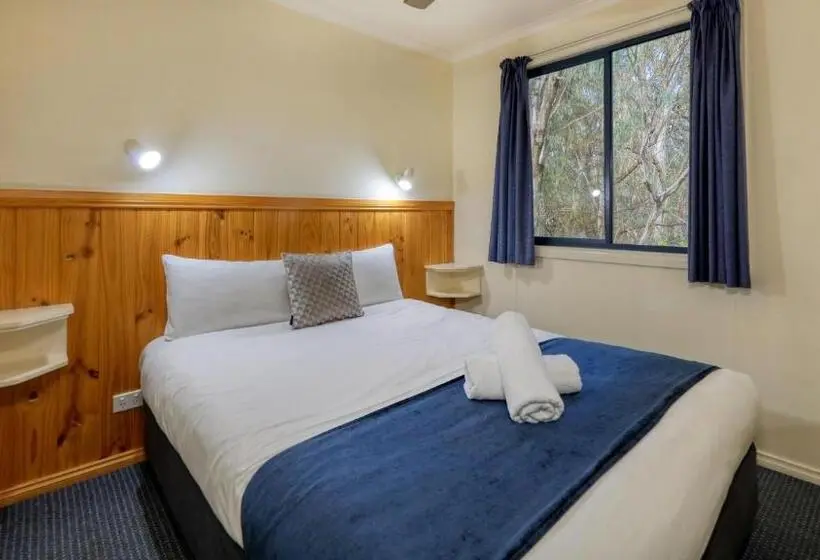 Perhehuone, Deniliquin Riverside Caravan Park