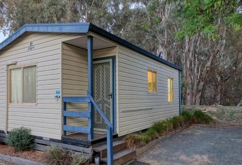 Maja/Mökki, Deniliquin Riverside Caravan Park