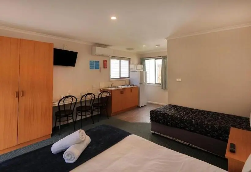 Standard-studio, Deniliquin Riverside Caravan Park
