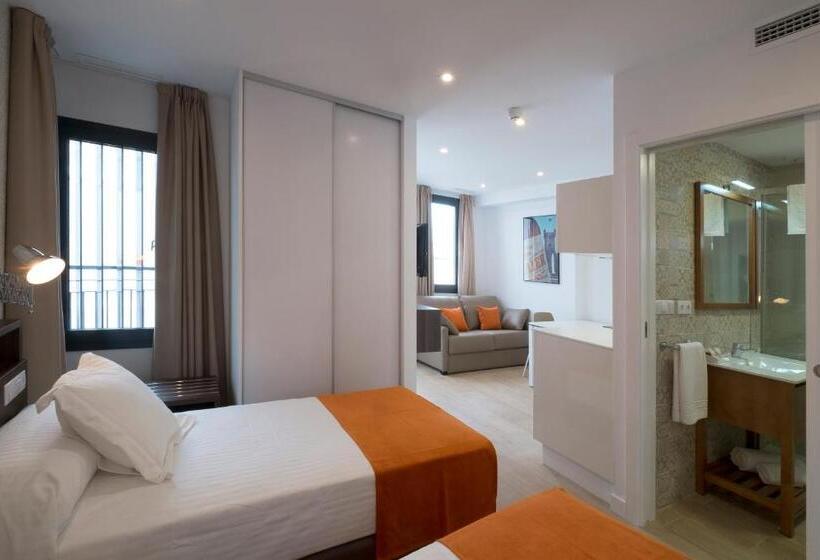 1 Bedroom Penthouse Apartment, Apartamentos Maier