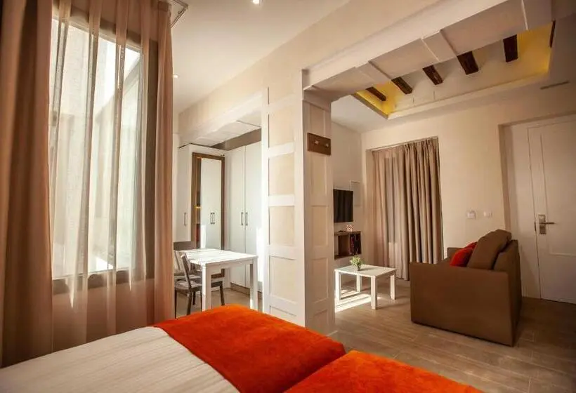 استودیوی استاندارد, Apartamentos Maier
